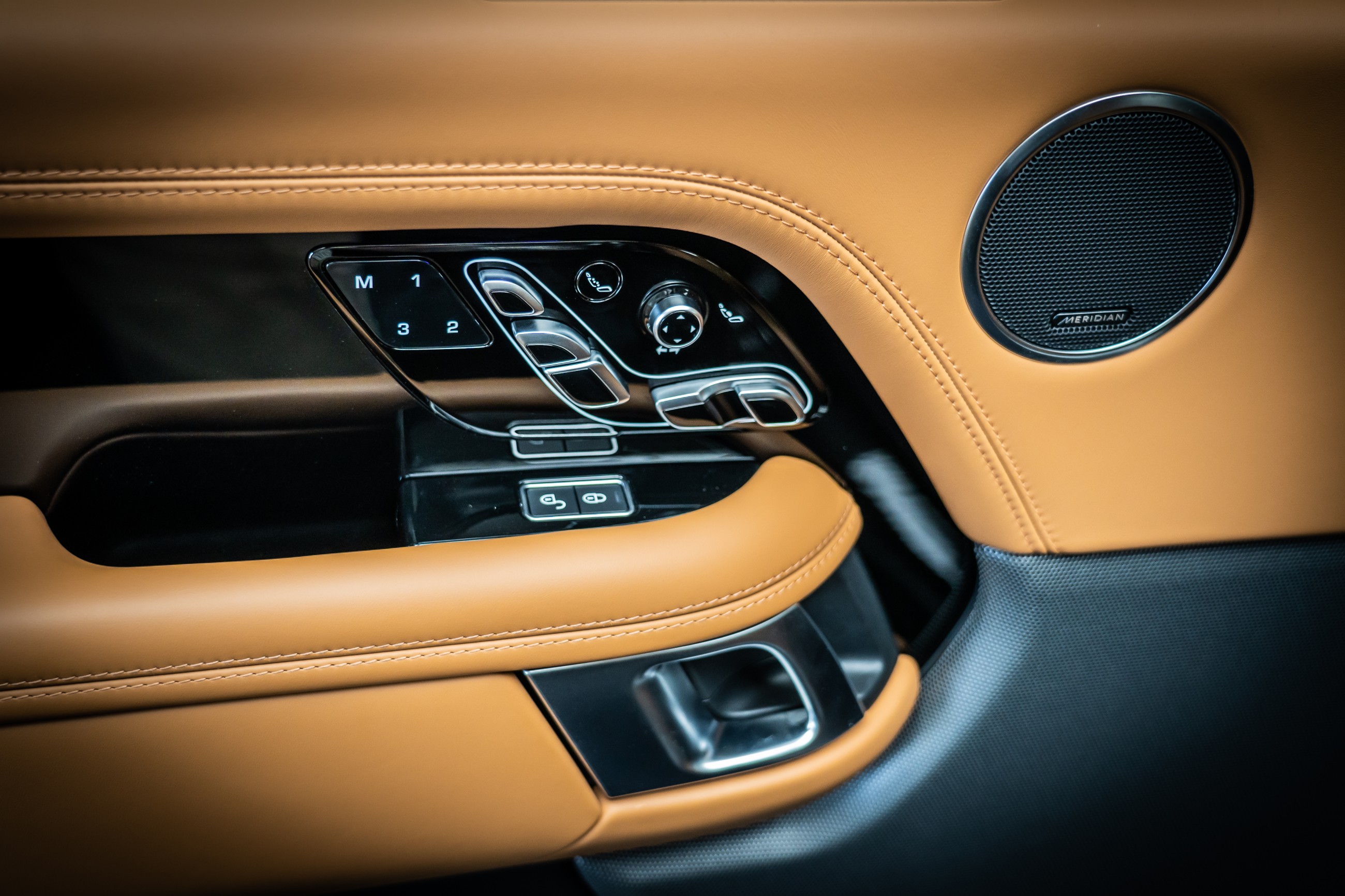 2019 Land Rover Range Rover 5.0 LWB AUTOBIOGRAPHY, 2/9
