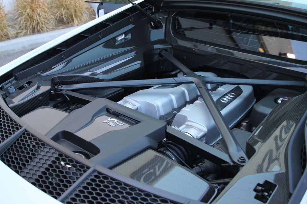 2017 Audi R8 Coupe, 18/20