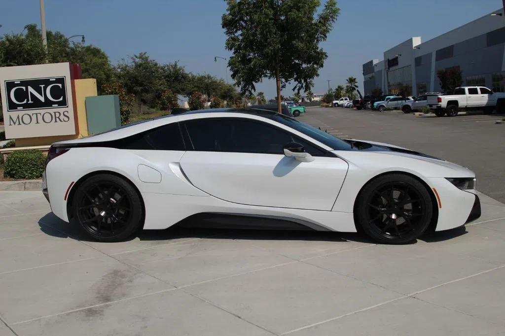 2015 BMW i8, exterior, White