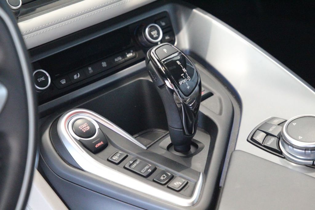 2015 BMW i8, 12/19