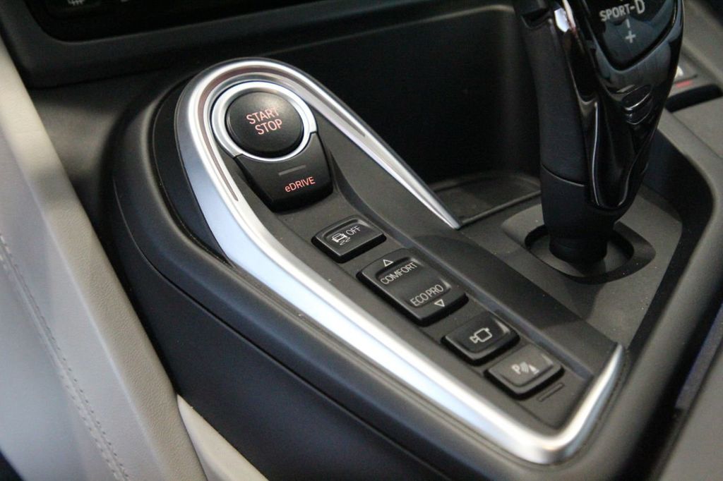 2015 BMW i8, 14/19