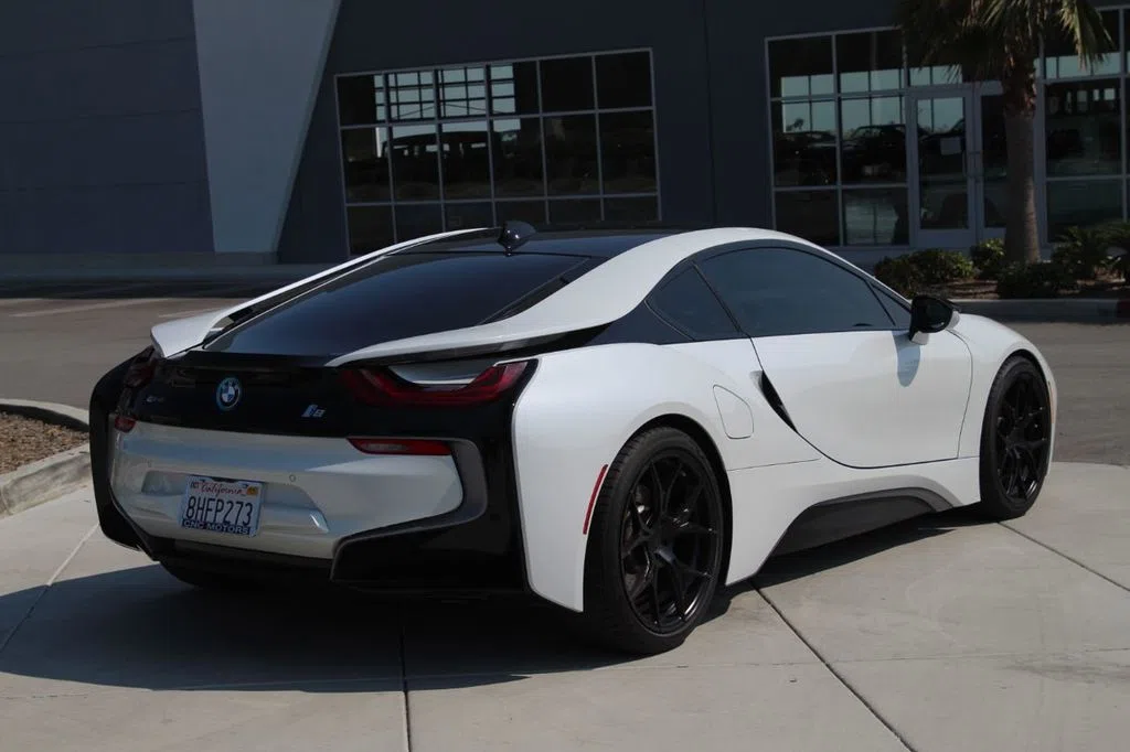 2015 BMW i8, exterior, White