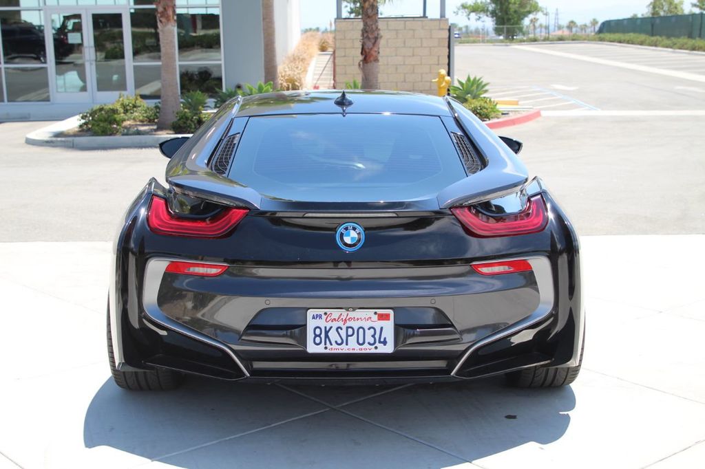 2015 BMW i8, 8/20