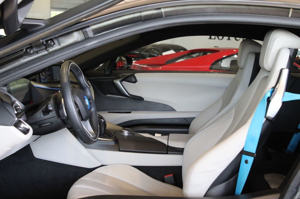 2015 BMW i8, 9/20