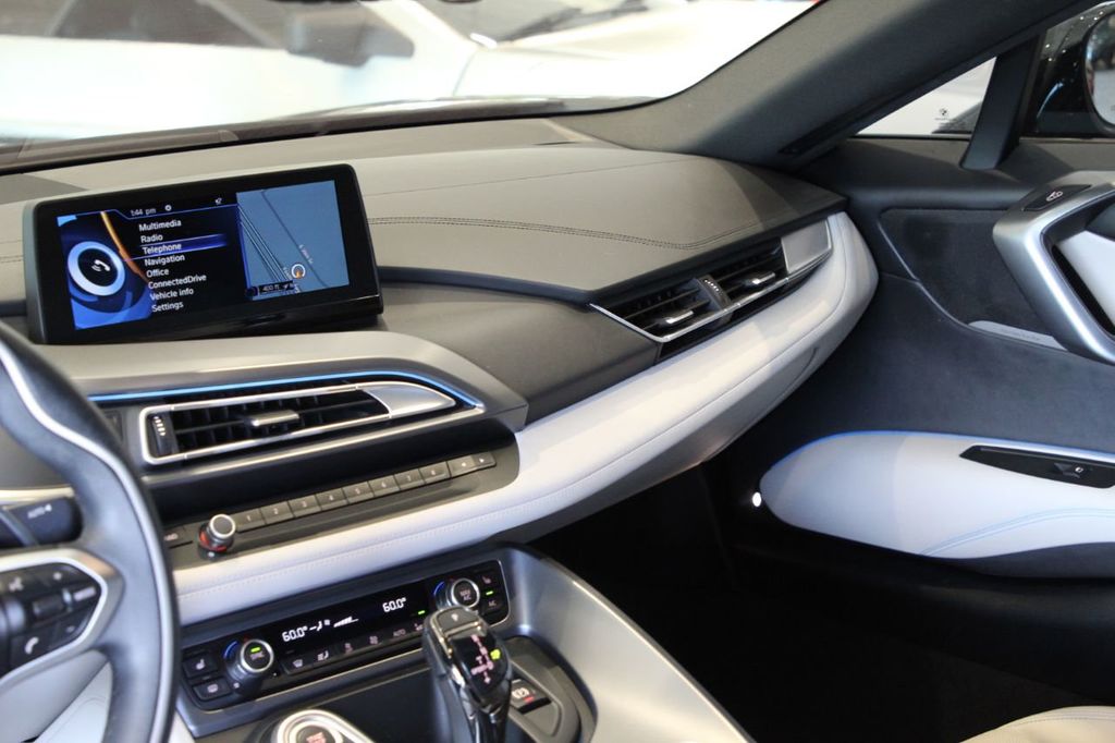 2015 BMW i8, 12/20