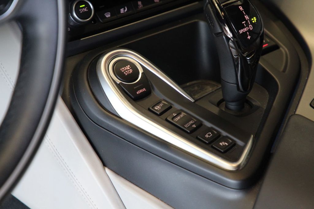 2015 BMW i8, 14/20