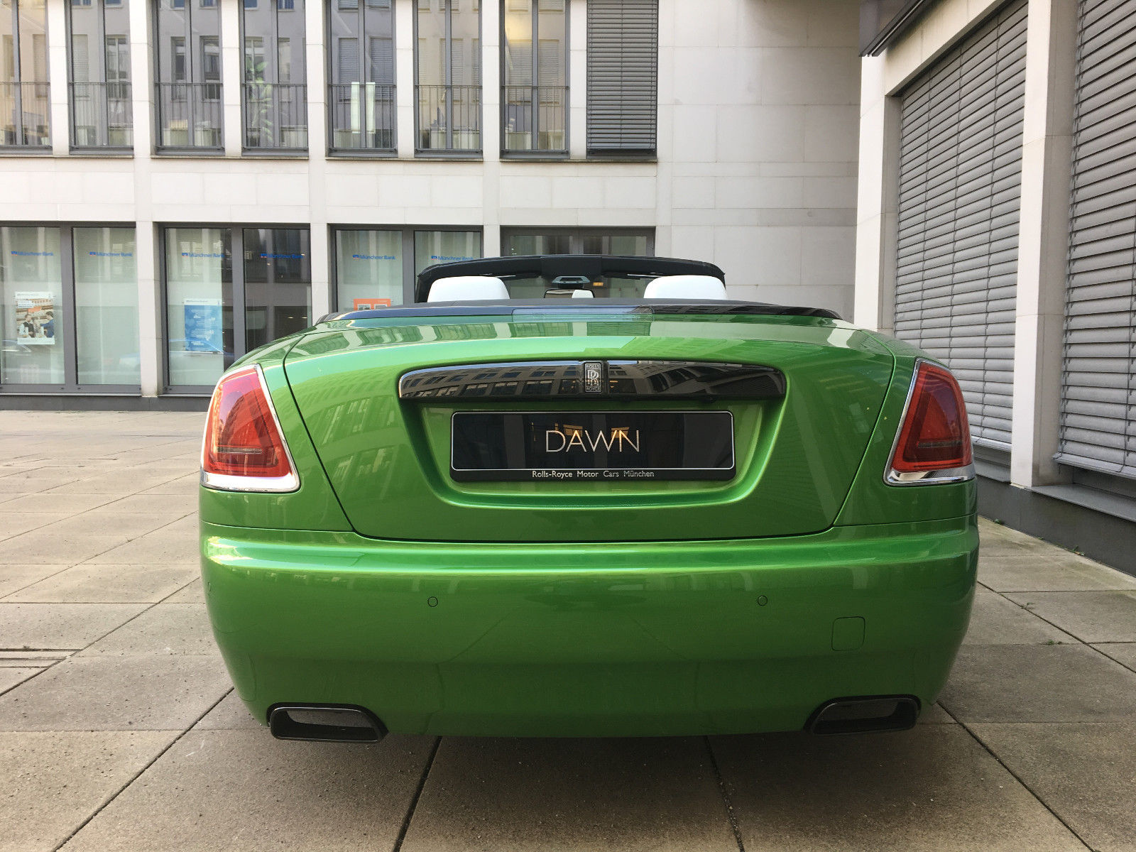 Rolls-Royce Dawn Black Badge - Java Green - One of One, 5/17