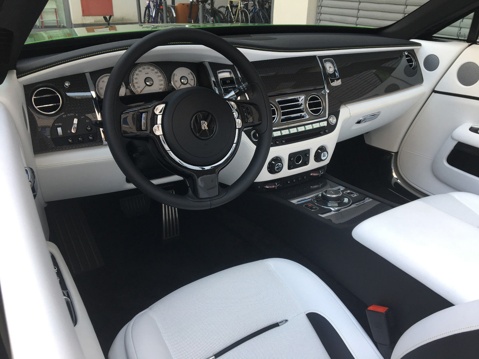 Rolls-Royce Dawn Black Badge - Java Green - One of One, 6/17