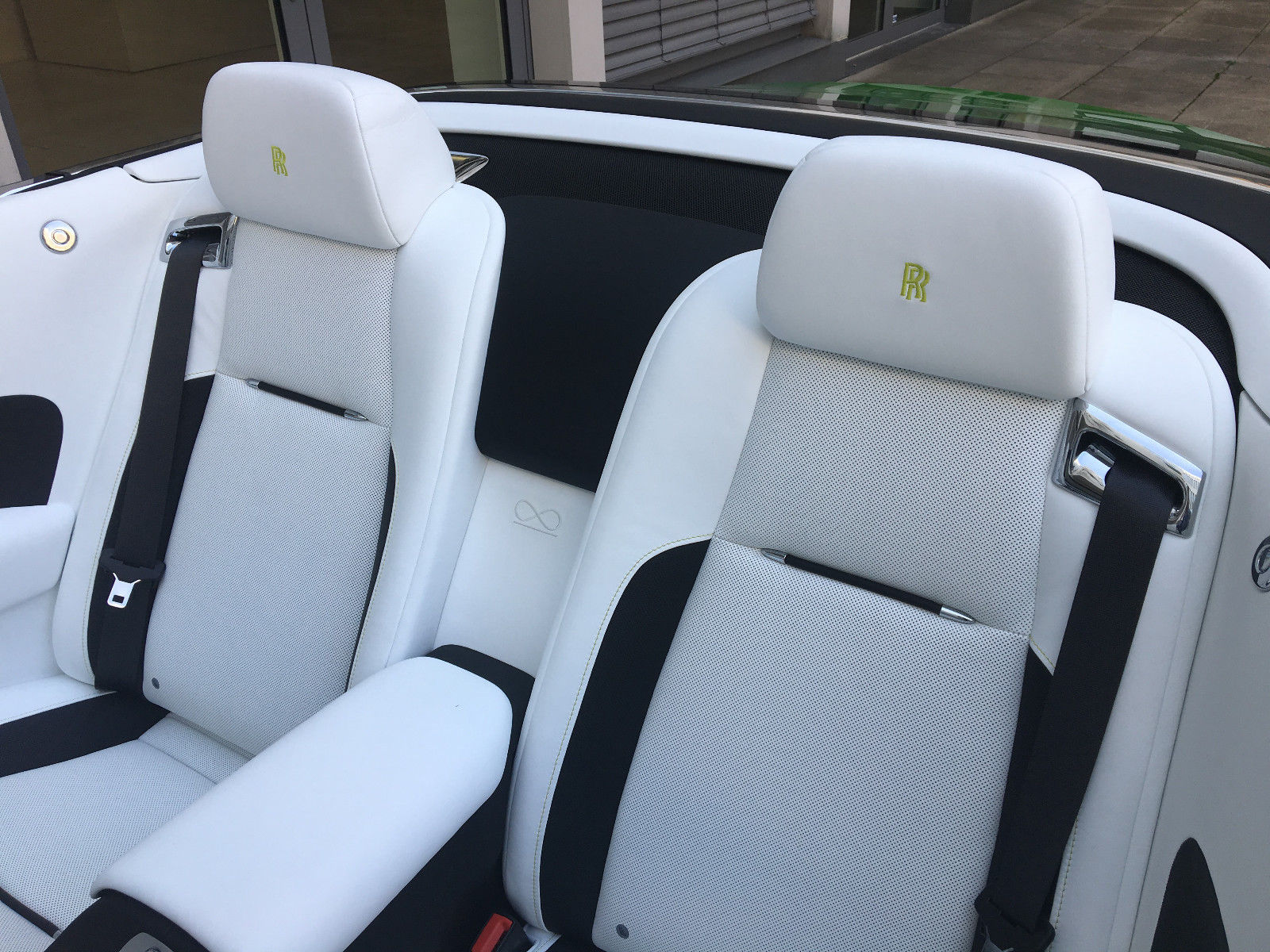 Rolls-Royce Dawn Black Badge - Java Green - One of One, 8/17