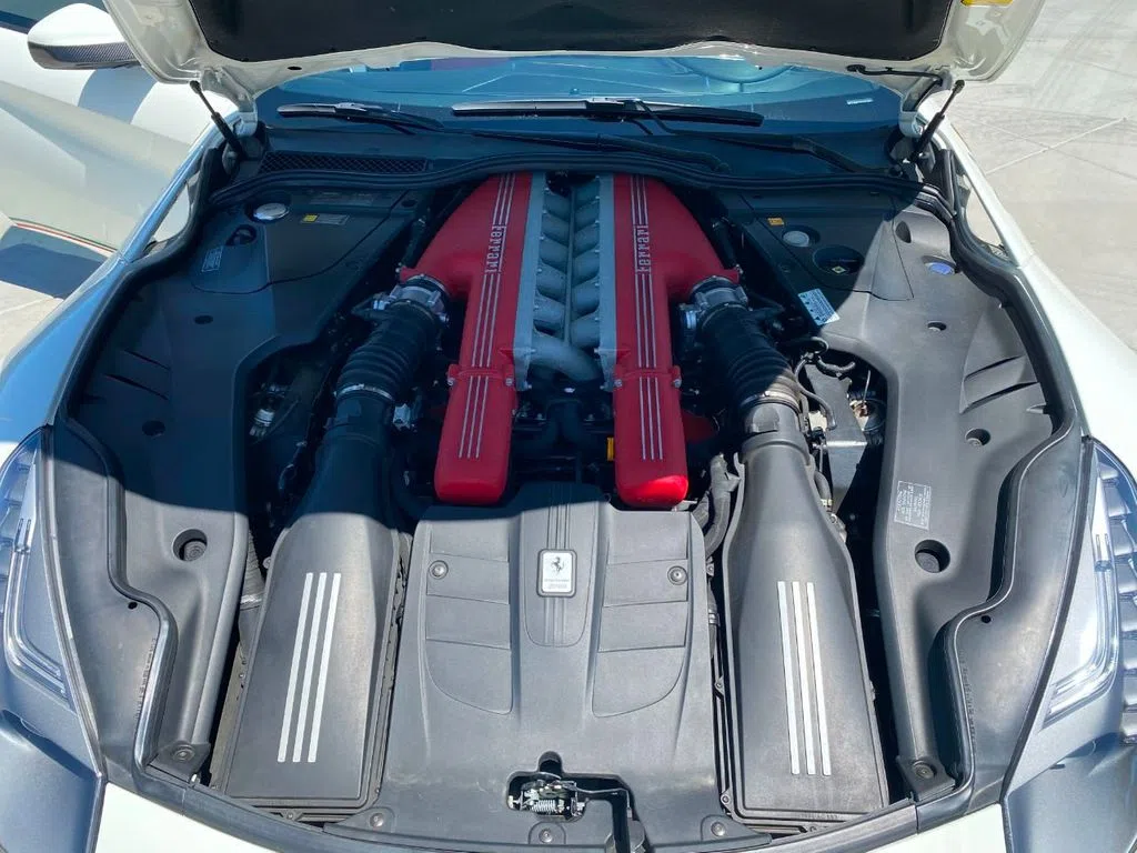 2015 Ferrari F12berlinetta engine