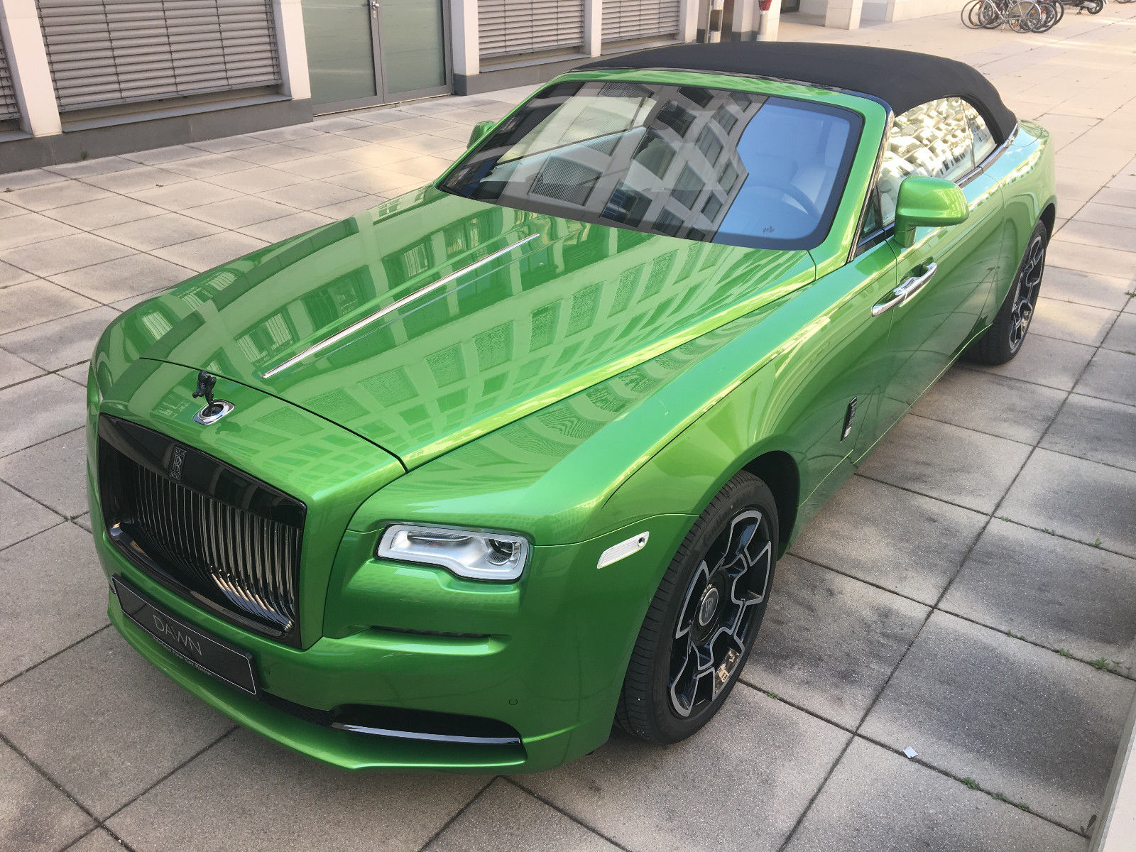 Rolls-Royce Dawn Black Badge - Java Green - One of One, 15/17