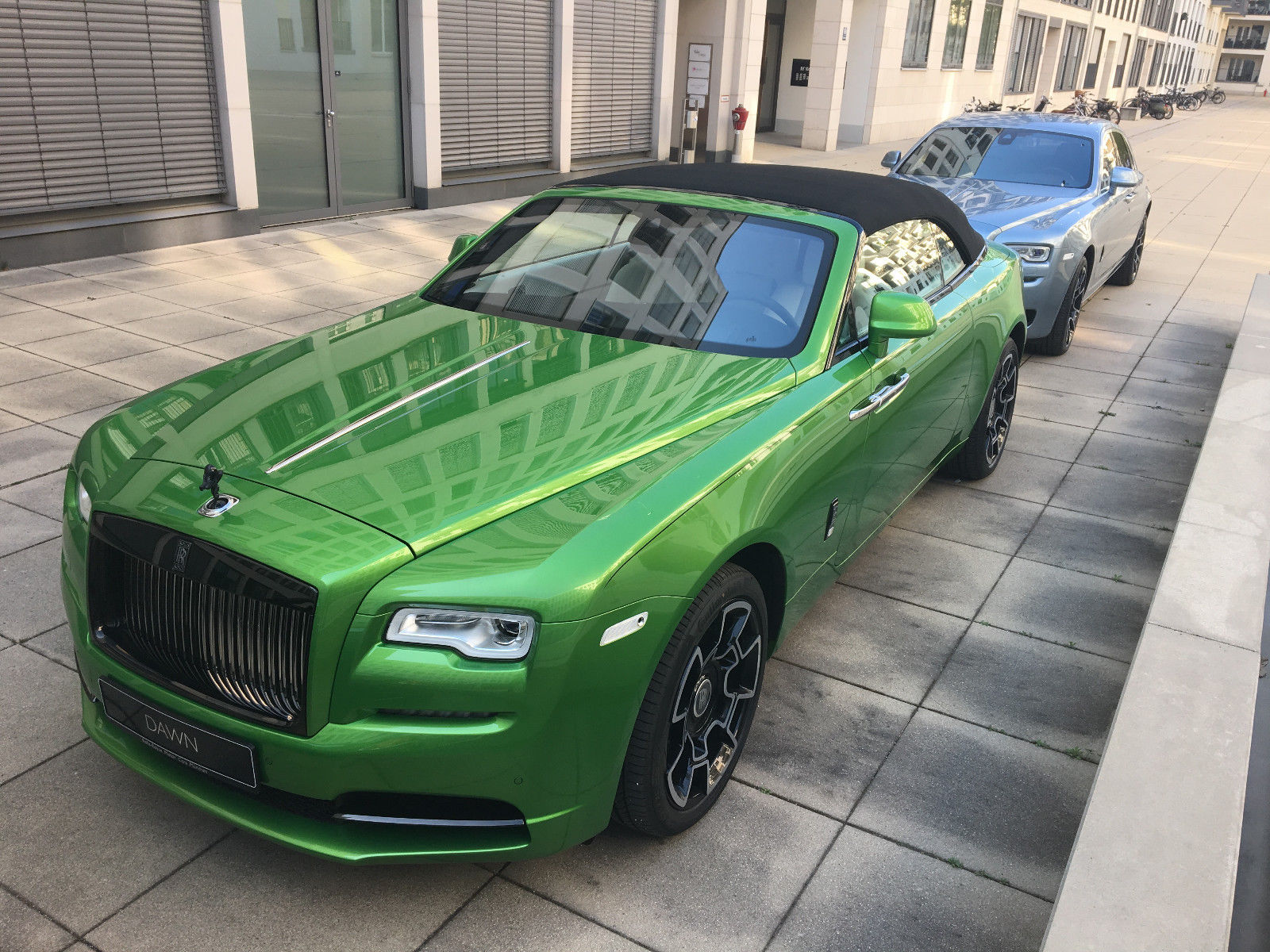 Rolls-Royce Dawn Black Badge - Java Green - One of One, 16/17