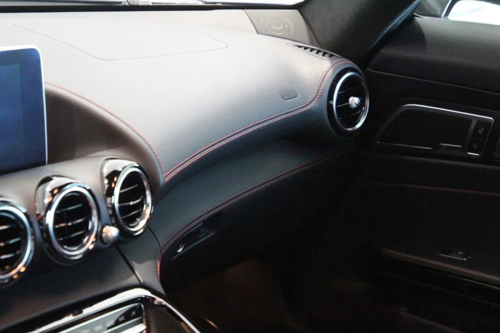2016 Mercedes-Benz AMG GT interior