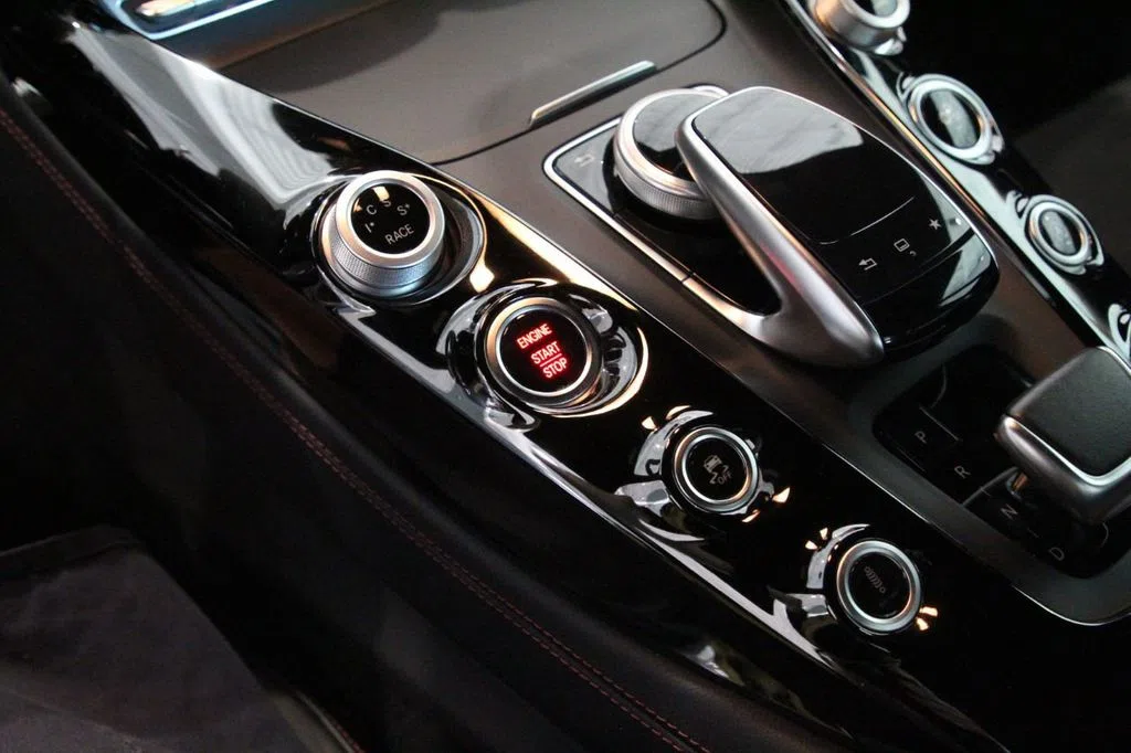 2016 Mercedes-Benz AMG GT interior, center console