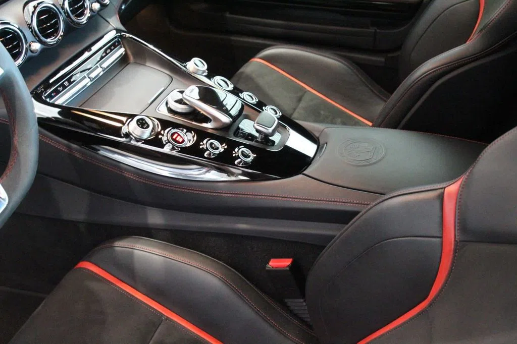 2016 Mercedes-Benz AMG GT interior