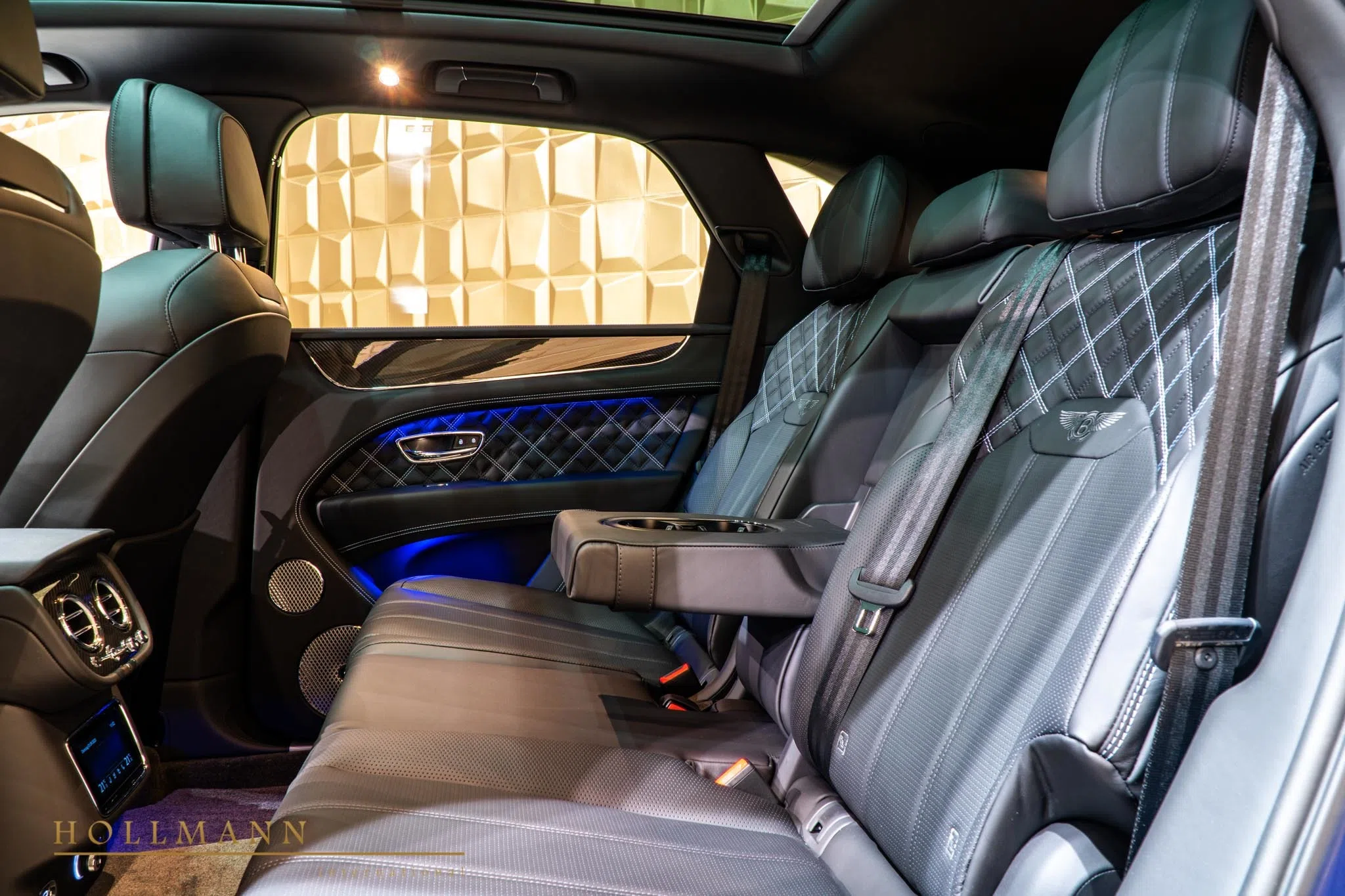 2020 Bentley Bentayga V8 interior, seats, Beluga
