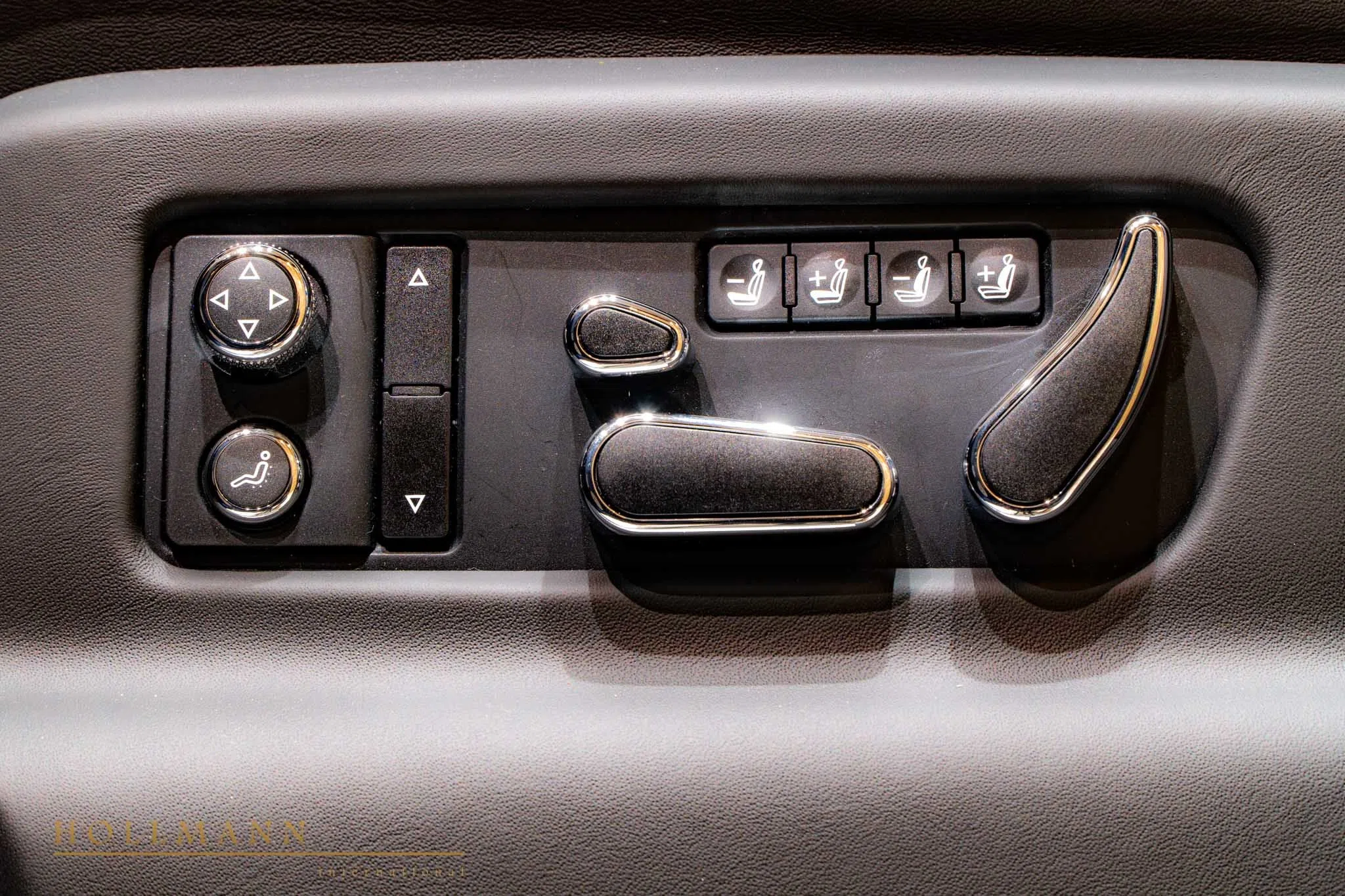 2020 Bentley Bentayga V8 interior, center console, Beluga