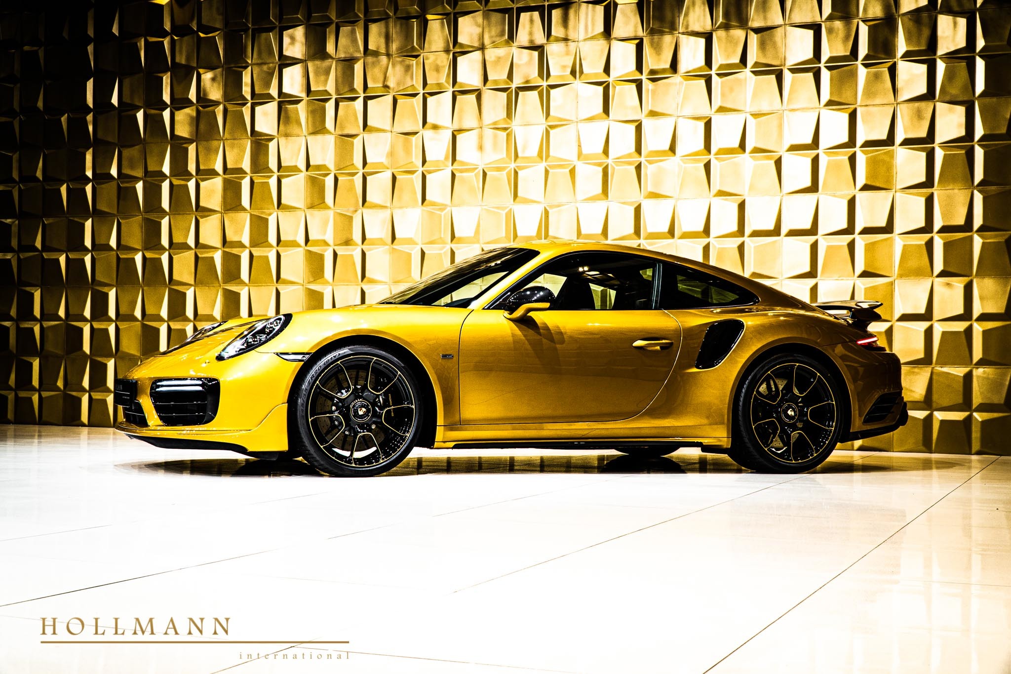 Porsche 911 Turbo S Exclusive Series, 2/20