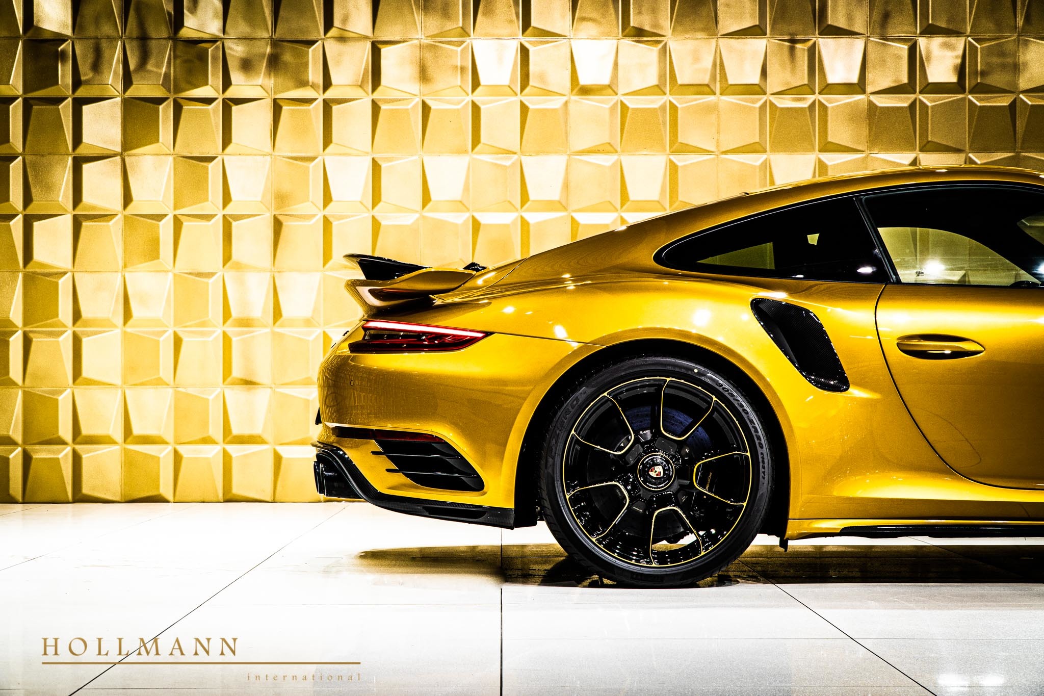 Porsche 911 Turbo S Exclusive Series, 8/20