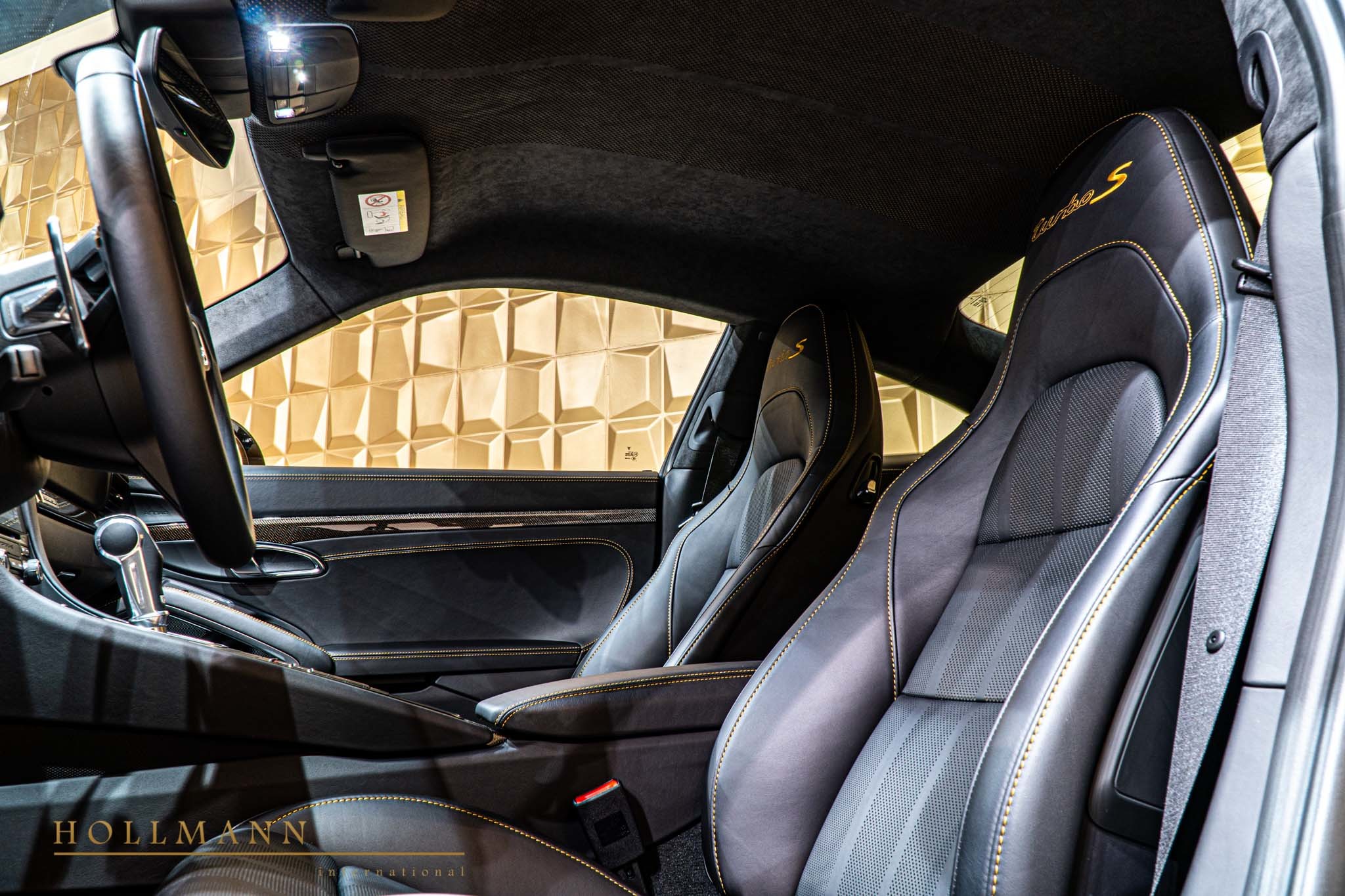 Porsche 911 Turbo S Exclusive Series, 12/20