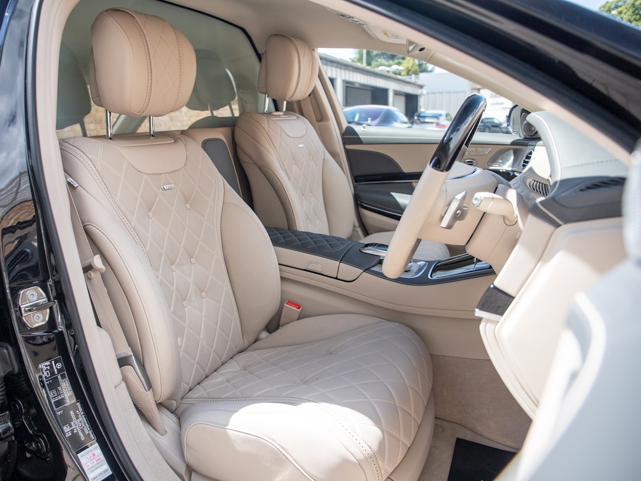 2018 Mercedes-Maybach S 600 Pullman, 2/11