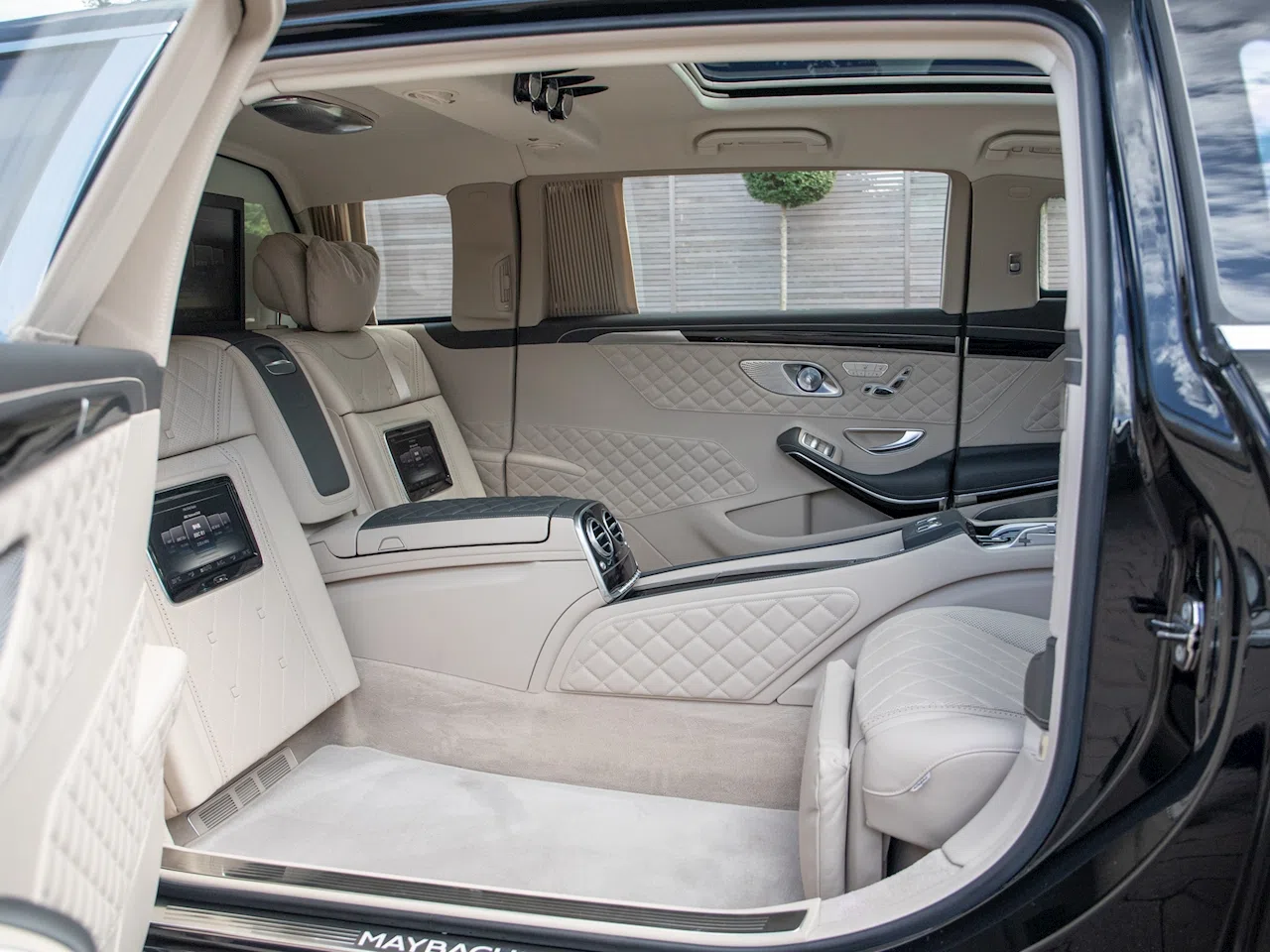 2018 Mercedes-Maybach S 600 Pullman interior, seats, Silk Beige & Titanium Grey Pearl Leather