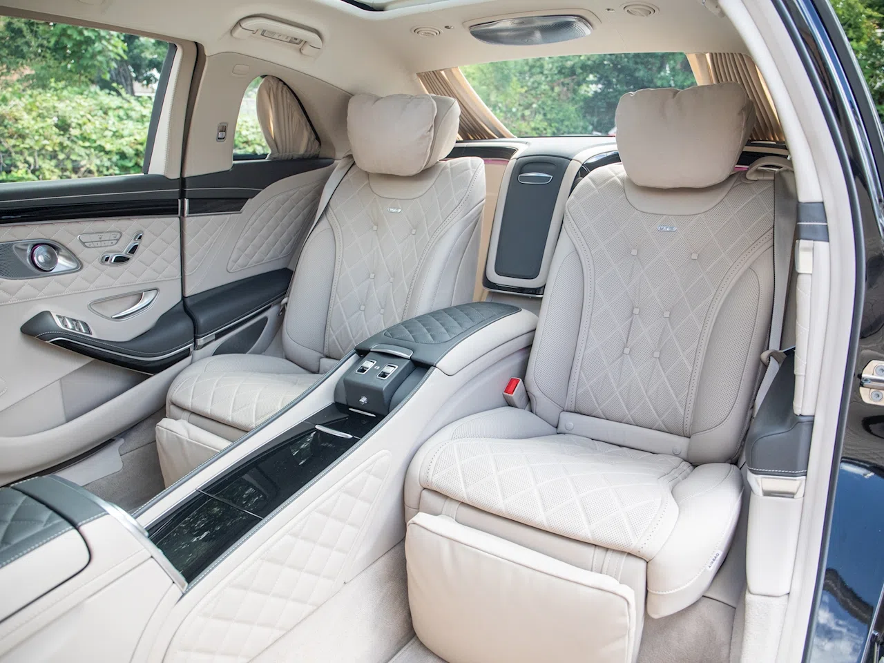 2018 Mercedes-Maybach S 600 Pullman interior, seats, Silk Beige & Titanium Grey Pearl Leather