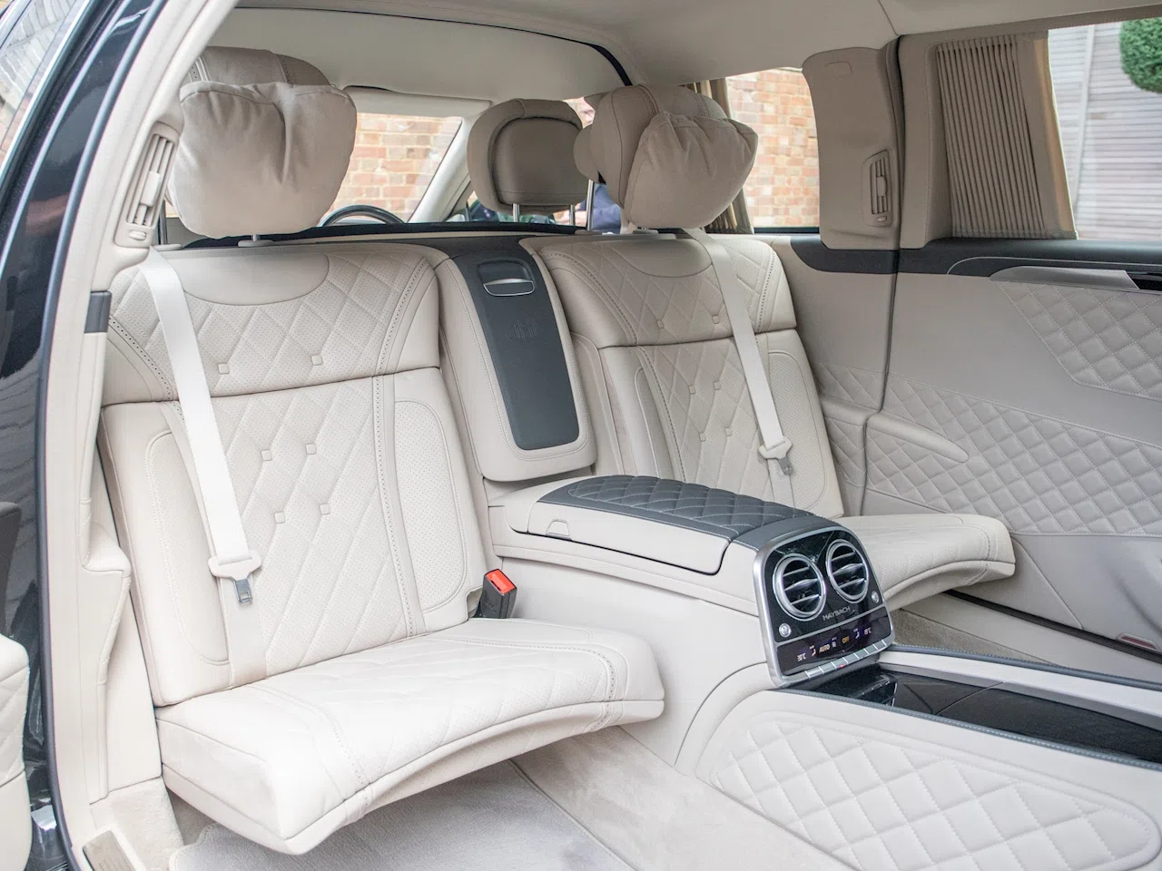 2018 Mercedes-Maybach S 600 Pullman interior, seats, Silk Beige & Titanium Grey Pearl Leather