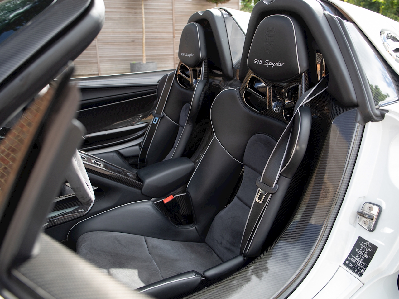 2015 Porsche 918 Spyder Weissach, 5/8