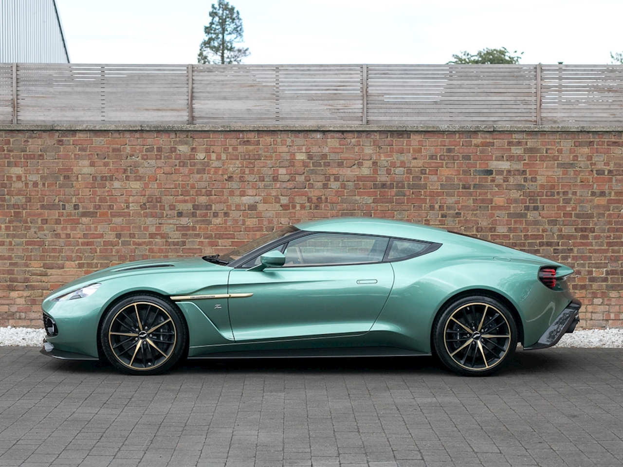 2017 Aston Martin Vanquish Zagato Coupe, 3/18