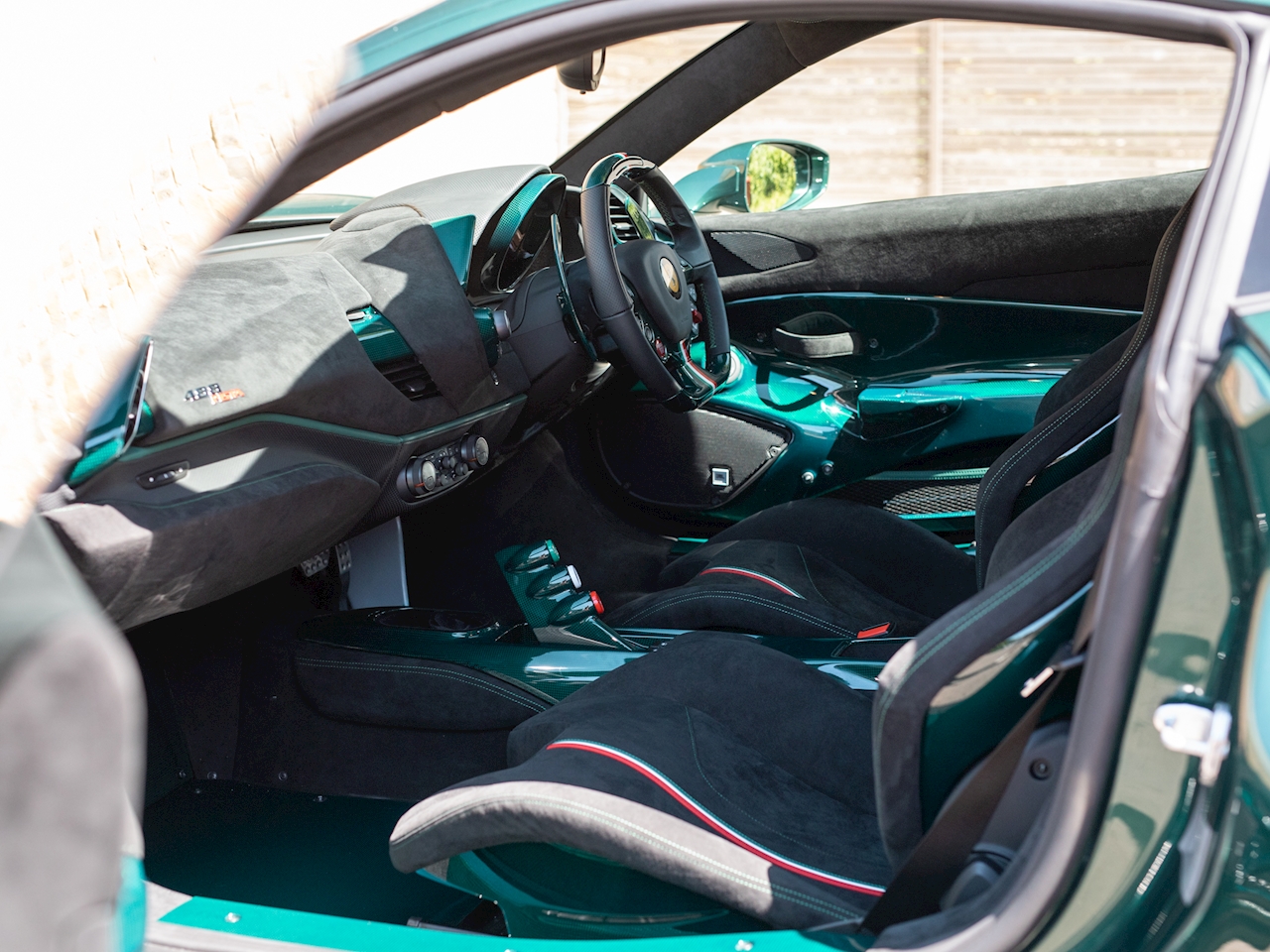 2020 Ferrari 488 Pista, 2/4