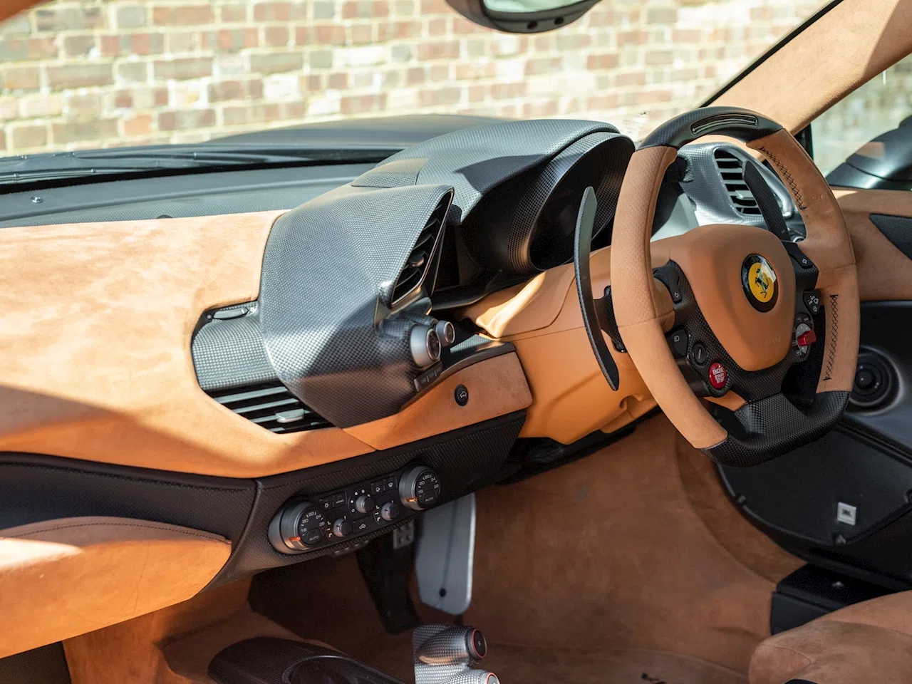2020 Ferrari 488 Pista interior, dashboard, Cuoio Alcantara