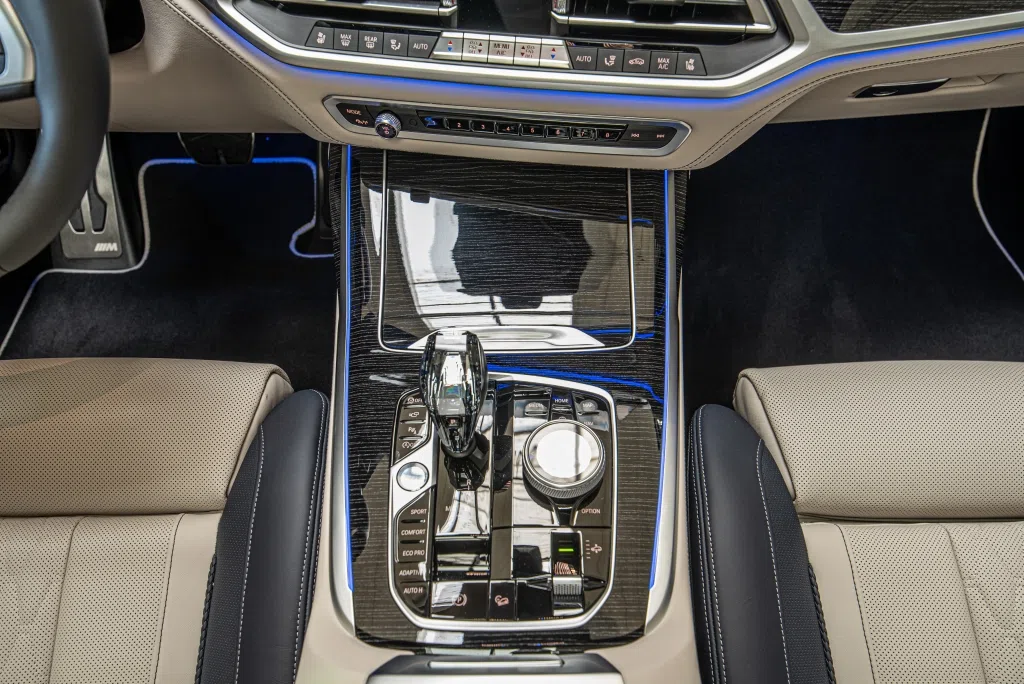 2020 BMW X7 xDrive40i - M Sportpaket interior