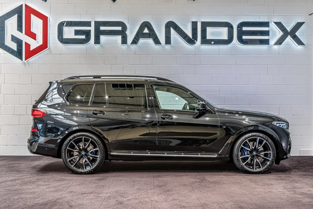 2020 BMW X7 xDrive40i - M Sportpaket for sale, exterior, Saphirschwarz metallic
