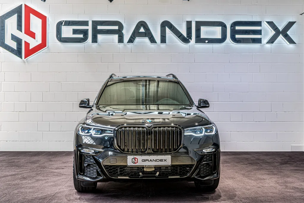 2020 BMW X7 xDrive40i - M Sportpaket for sale, exterior, Saphirschwarz metallic