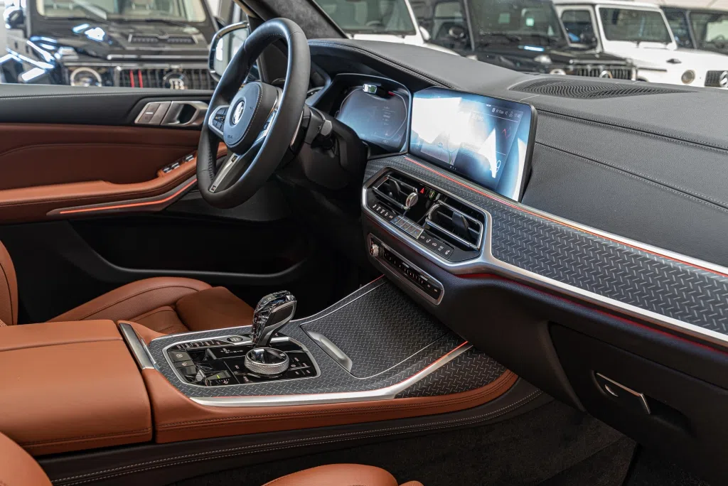 2020 BMW X7 xDrive40i - M Sportpaket interior