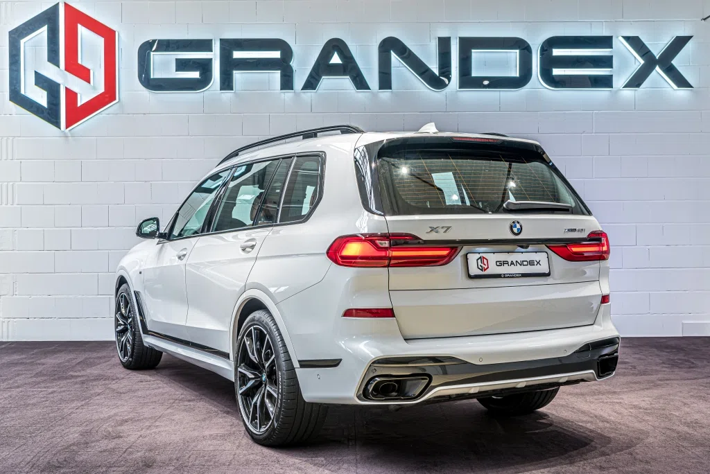 2020 BMW X7 xDrive40i - M Sportpaket for sale, exterior, Mineralweiß metallic