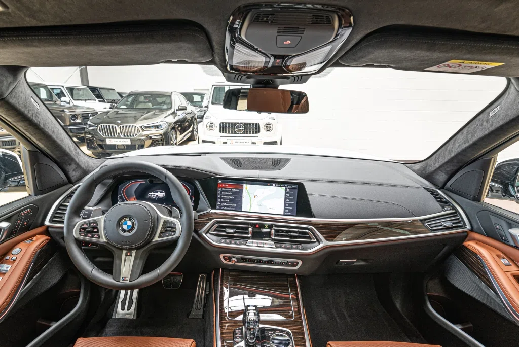 2020 BMW X7 xDrive40i - M Sportpaket interior, dashboard