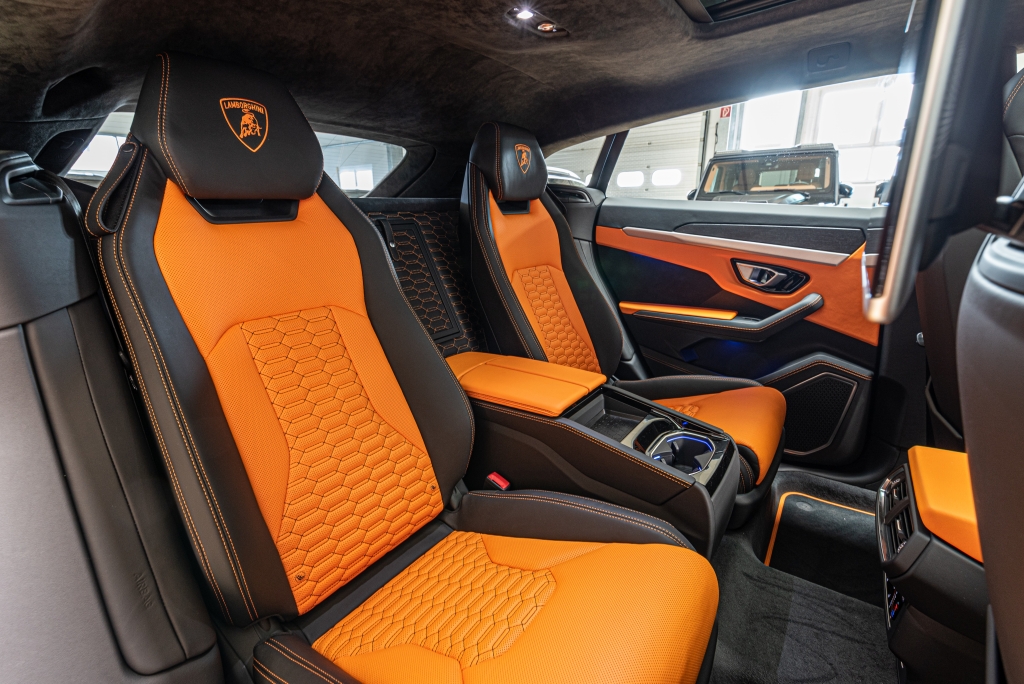 2020 Lamborghini Urus, 18/20