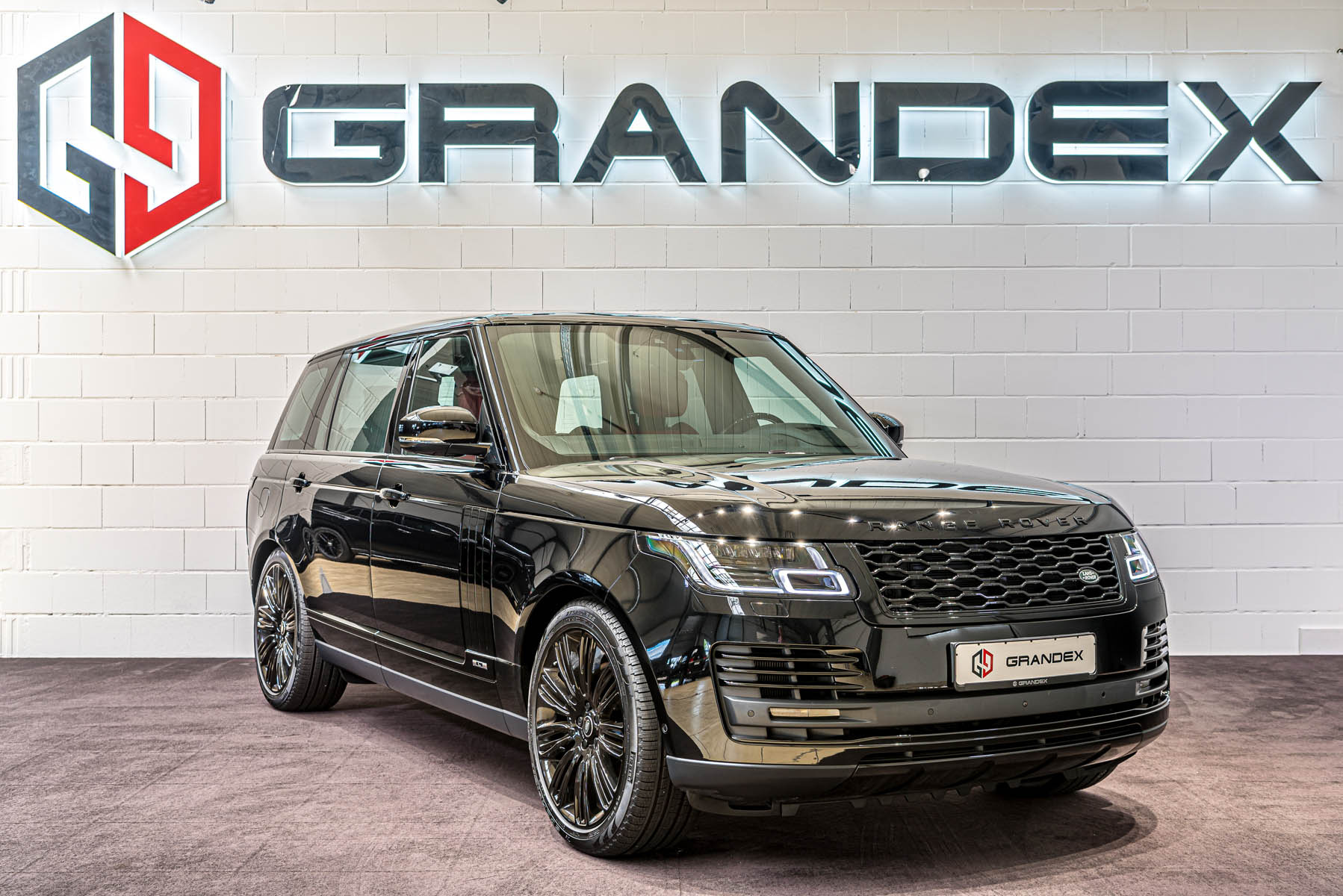 2020 Range Rover 5.0 Supercharged Autobiography LWB, 3/19