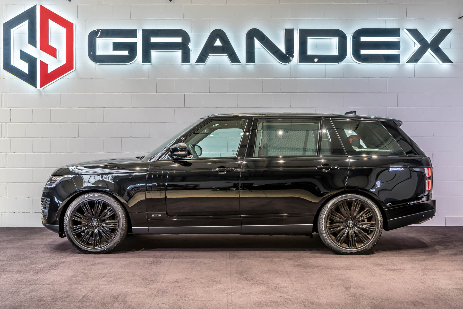 2020 Range Rover 5.0 Supercharged Autobiography LWB, 8/19