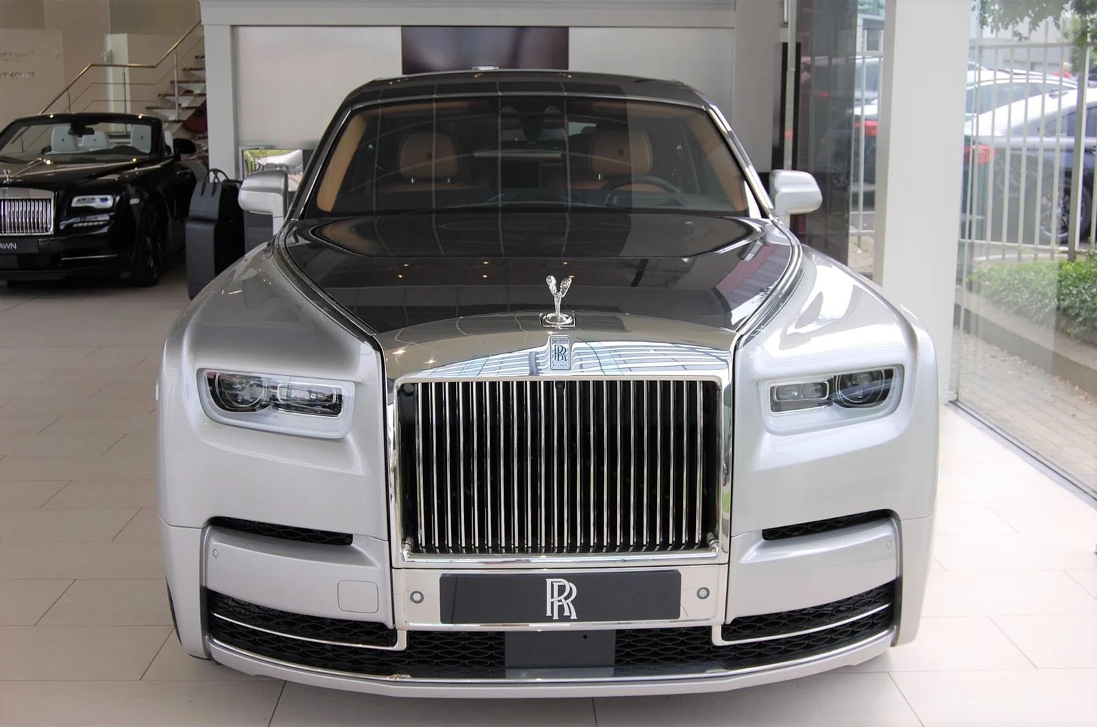 2018 Rolls-Royce Phantom VIII for sale, exterior, Silber Metallic