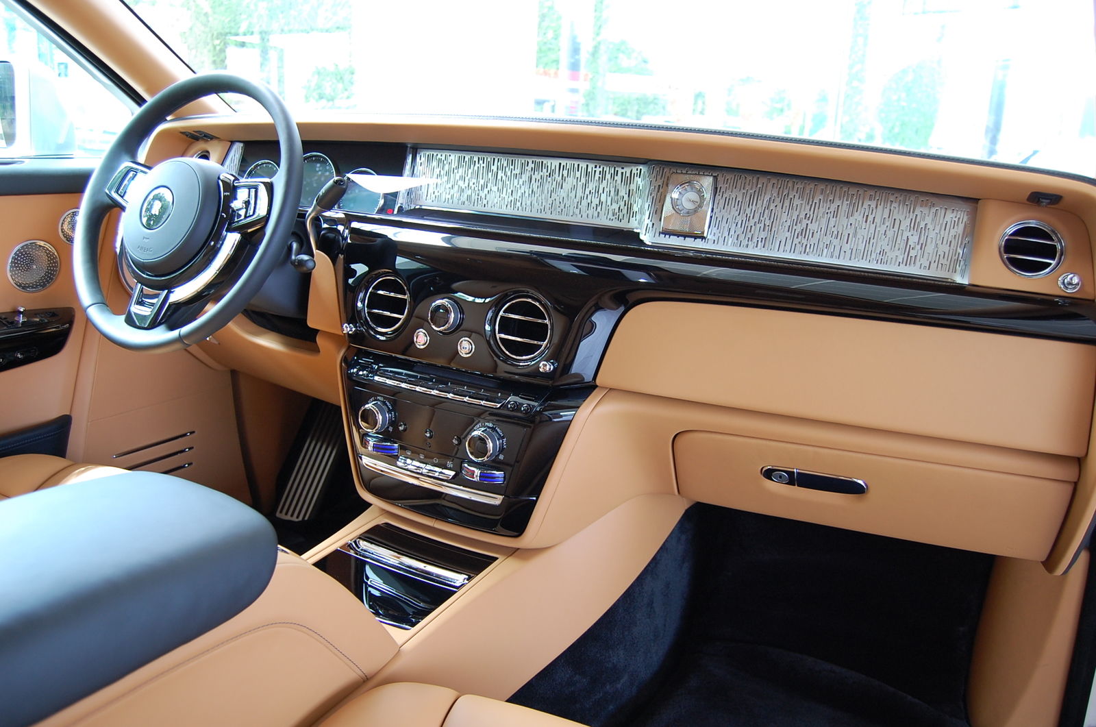2018 Rolls-Royce Phantom VIII, 7/15