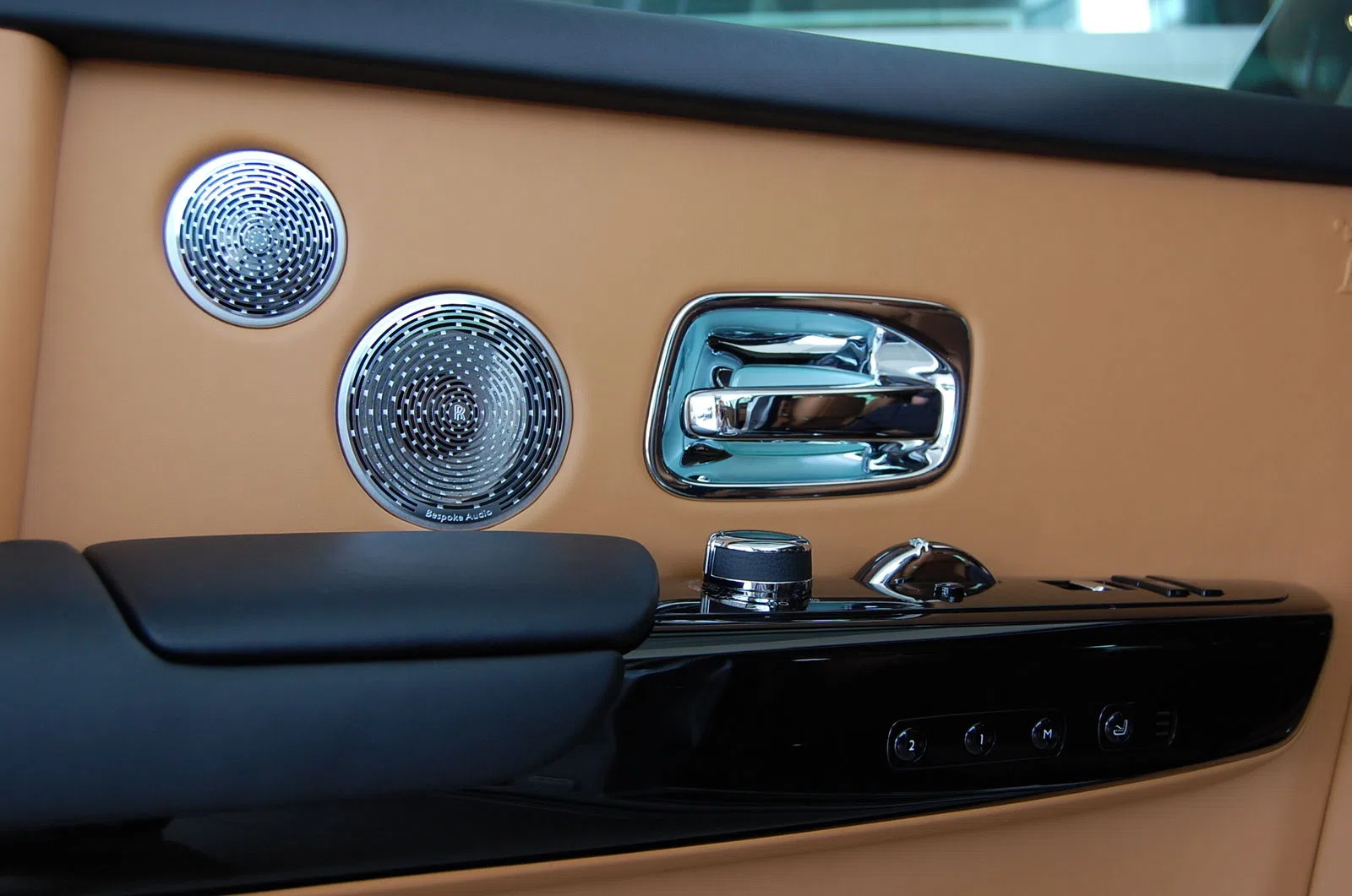 2018 Rolls-Royce Phantom VIII interior, door panel, Beige