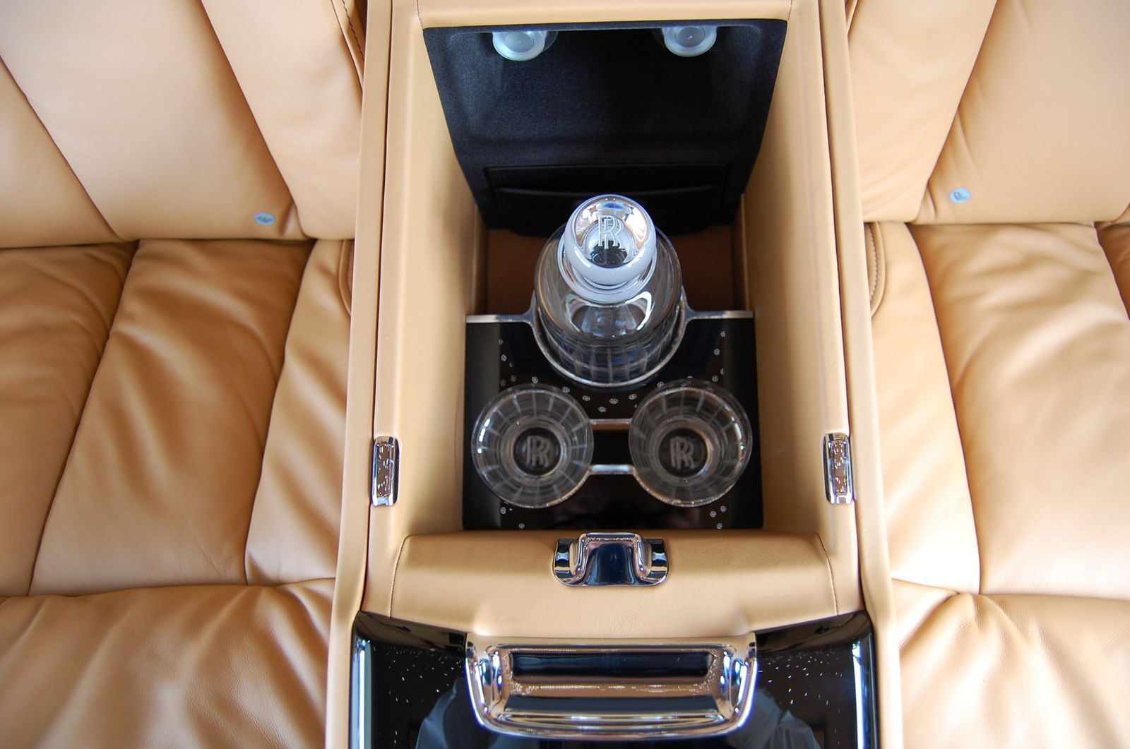 2018 Rolls-Royce Phantom VIII, 14/15