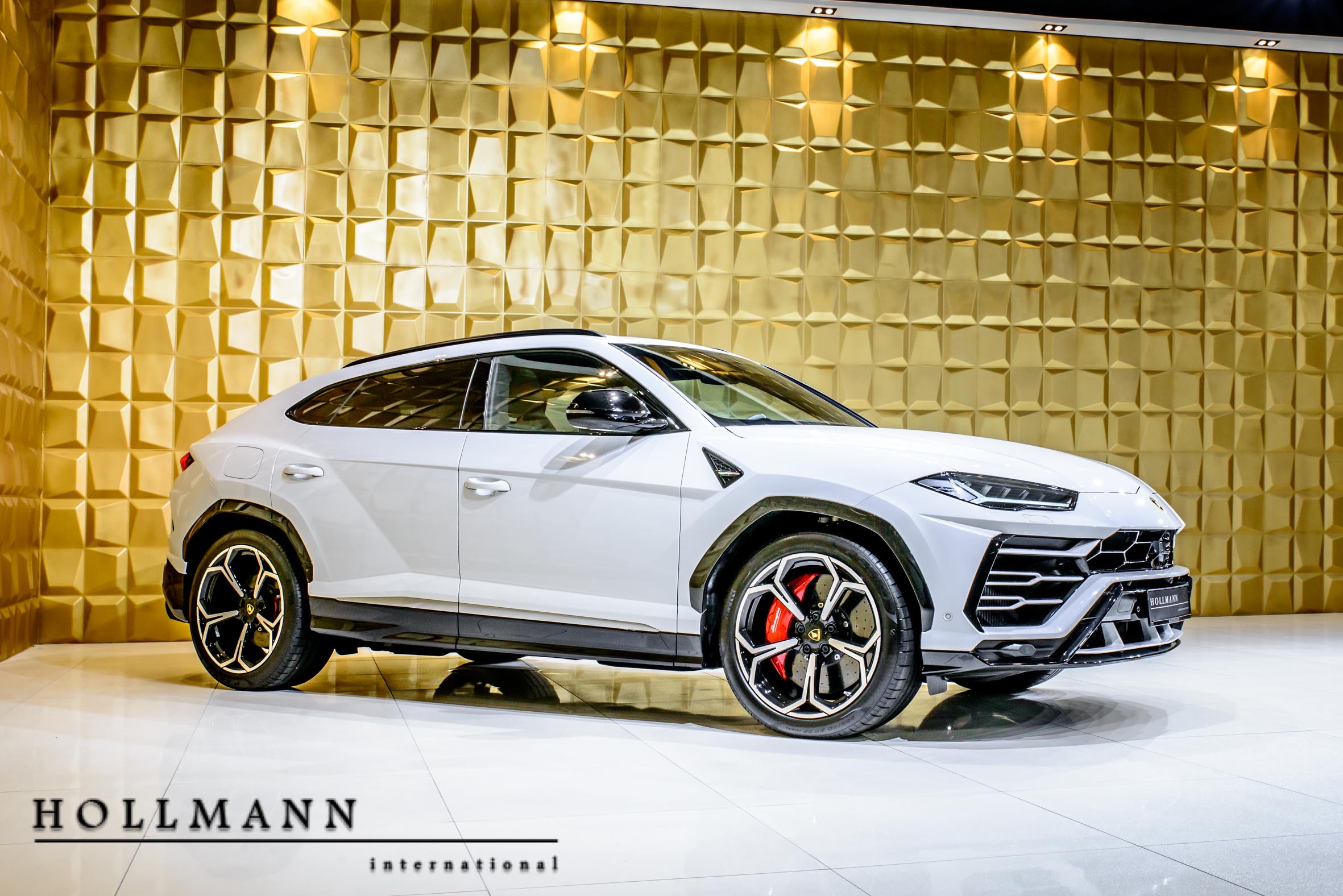 2018 LAMBORGHINI URUS, 2/13