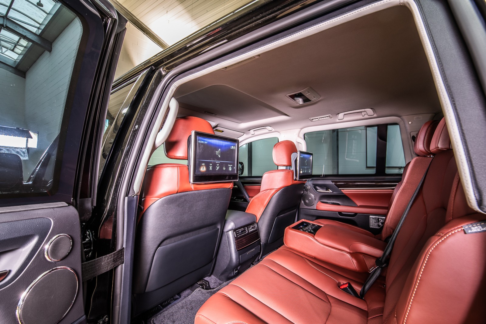 2020 Lexus LX570 Luxury 7 Seats ARMORED B6 by GRANDEX Armored, 2/20