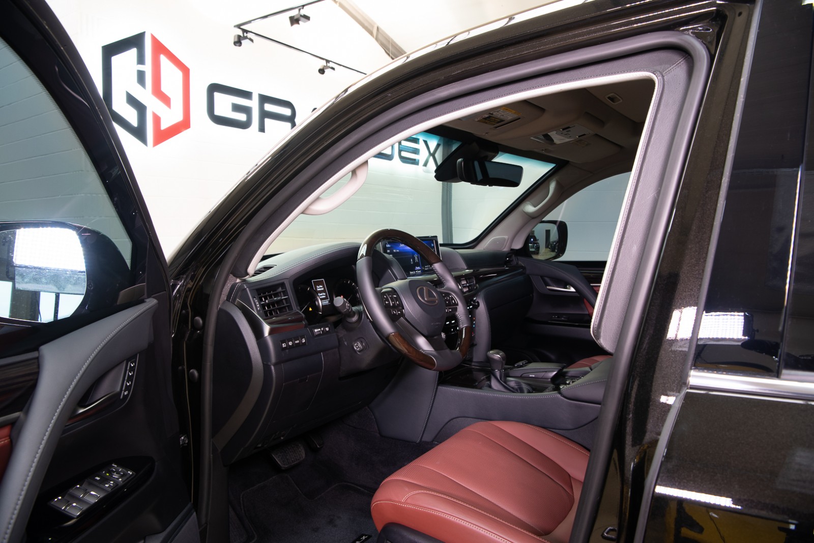 2020 Lexus LX570 Luxury 7 Seats ARMORED B6 by GRANDEX Armored, 12/20