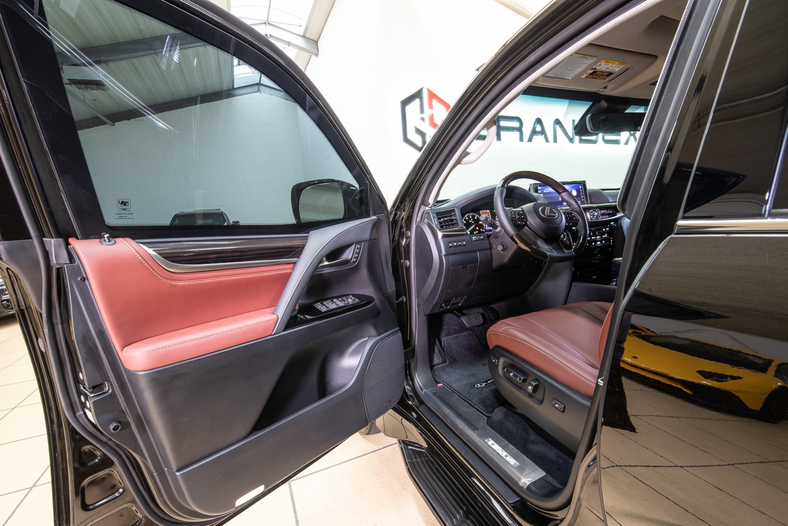 2020 Lexus LX570 Luxury 7 Seats ARMORED B6 by GRANDEX Armored, 13/20