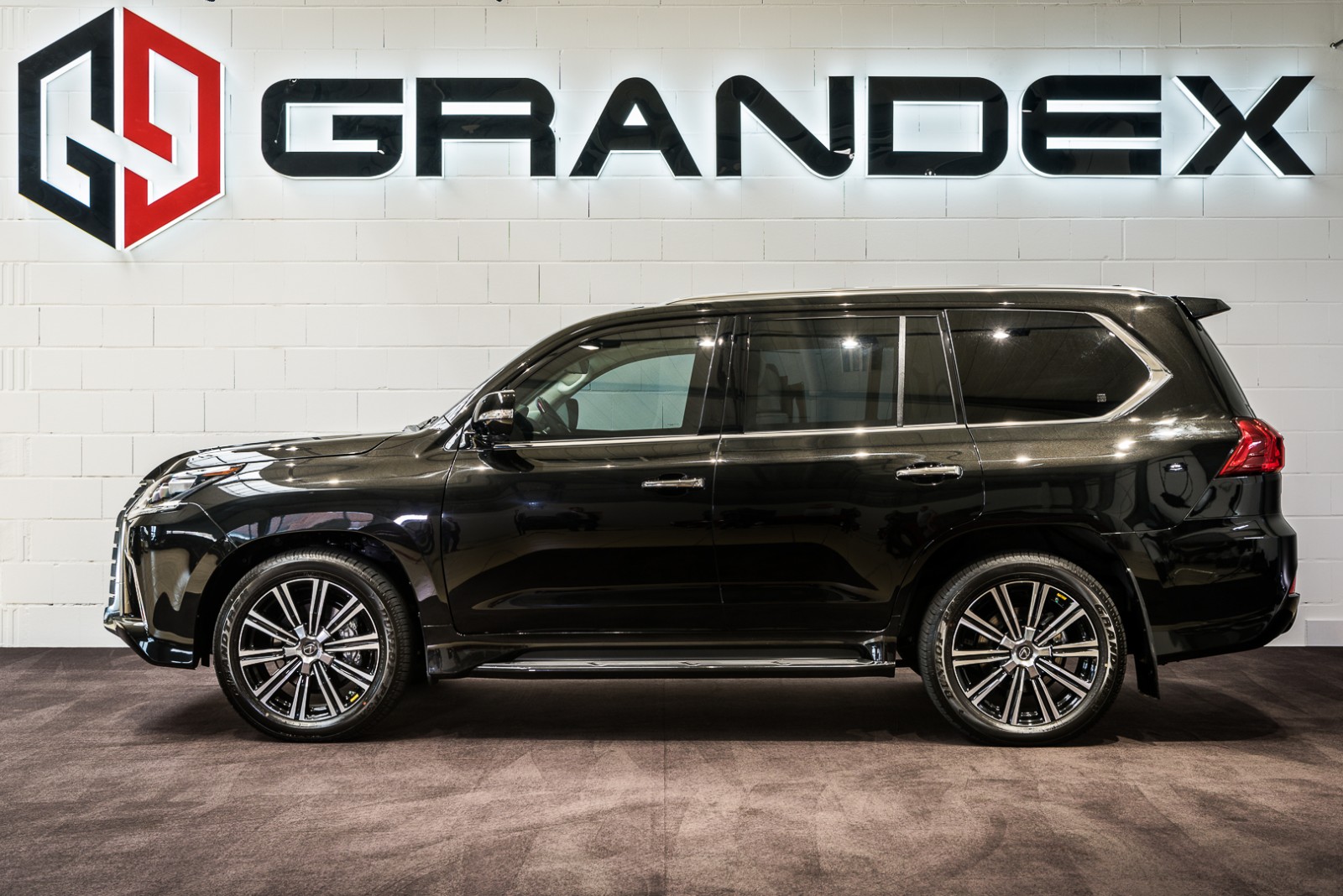 2020 Lexus LX570 Luxury 4 Seats ARMORED B6 by GRANDEX Armored